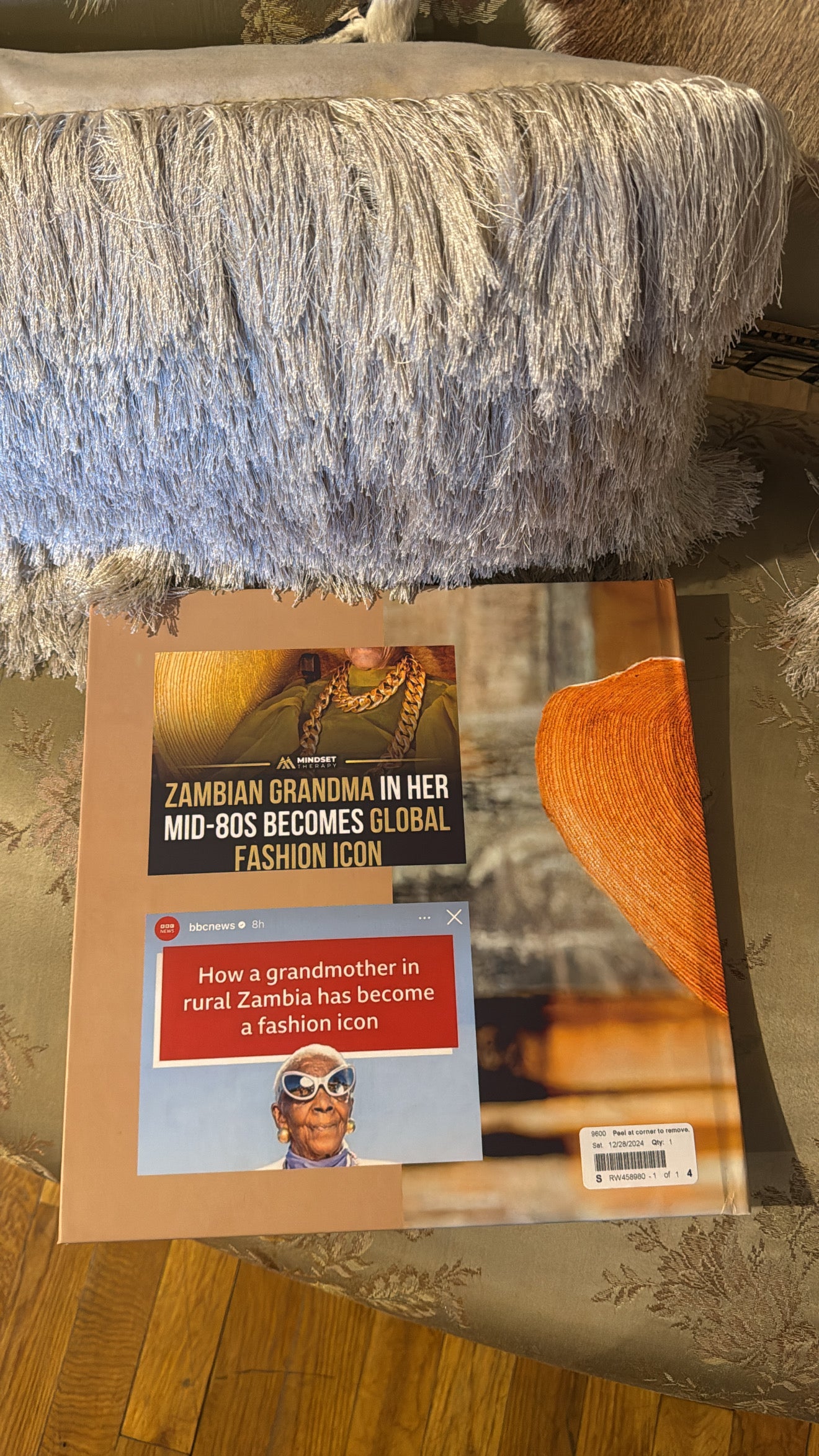 M B U Y A BOOK!
