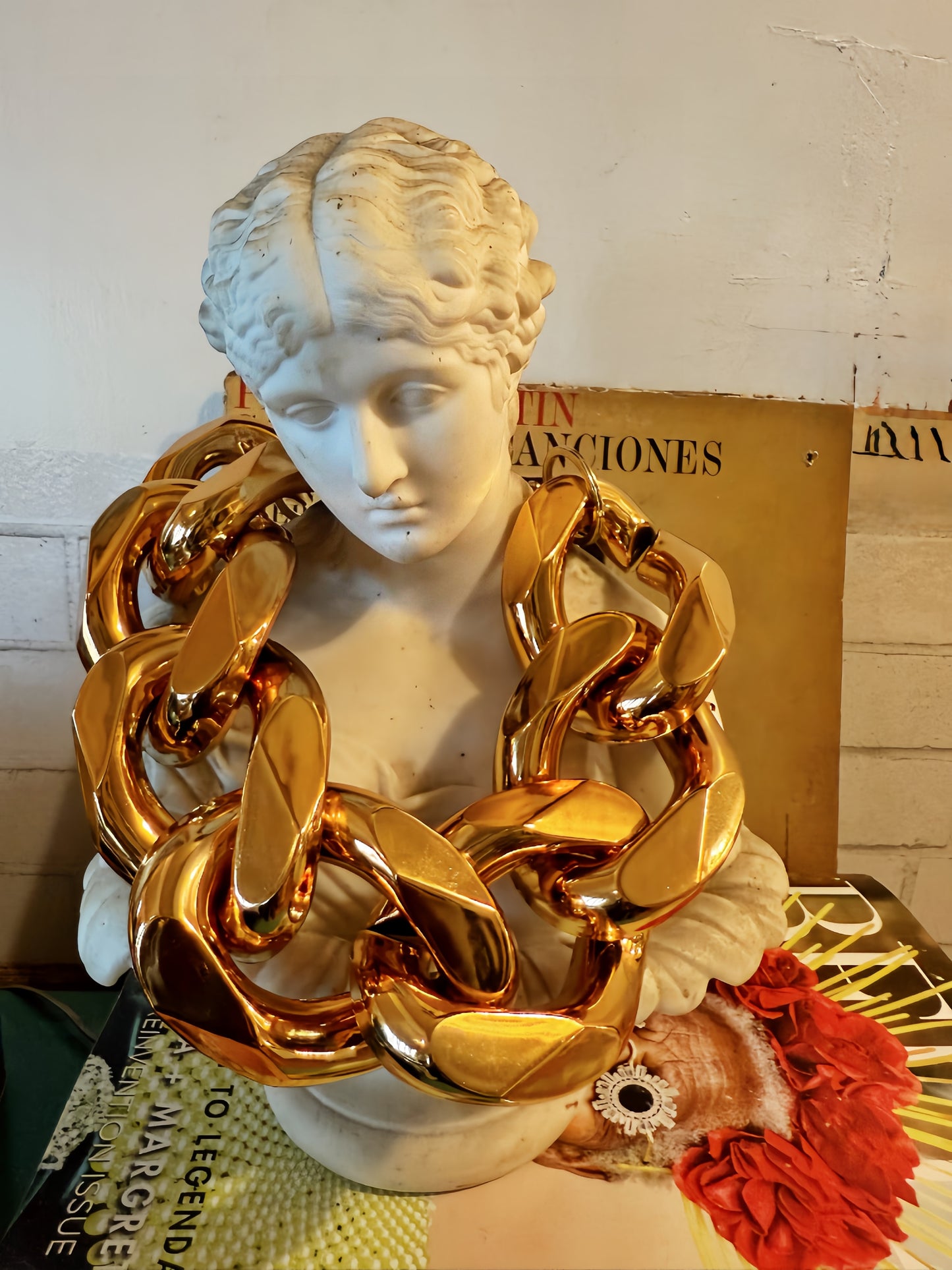 MASSIVE NECKLACE