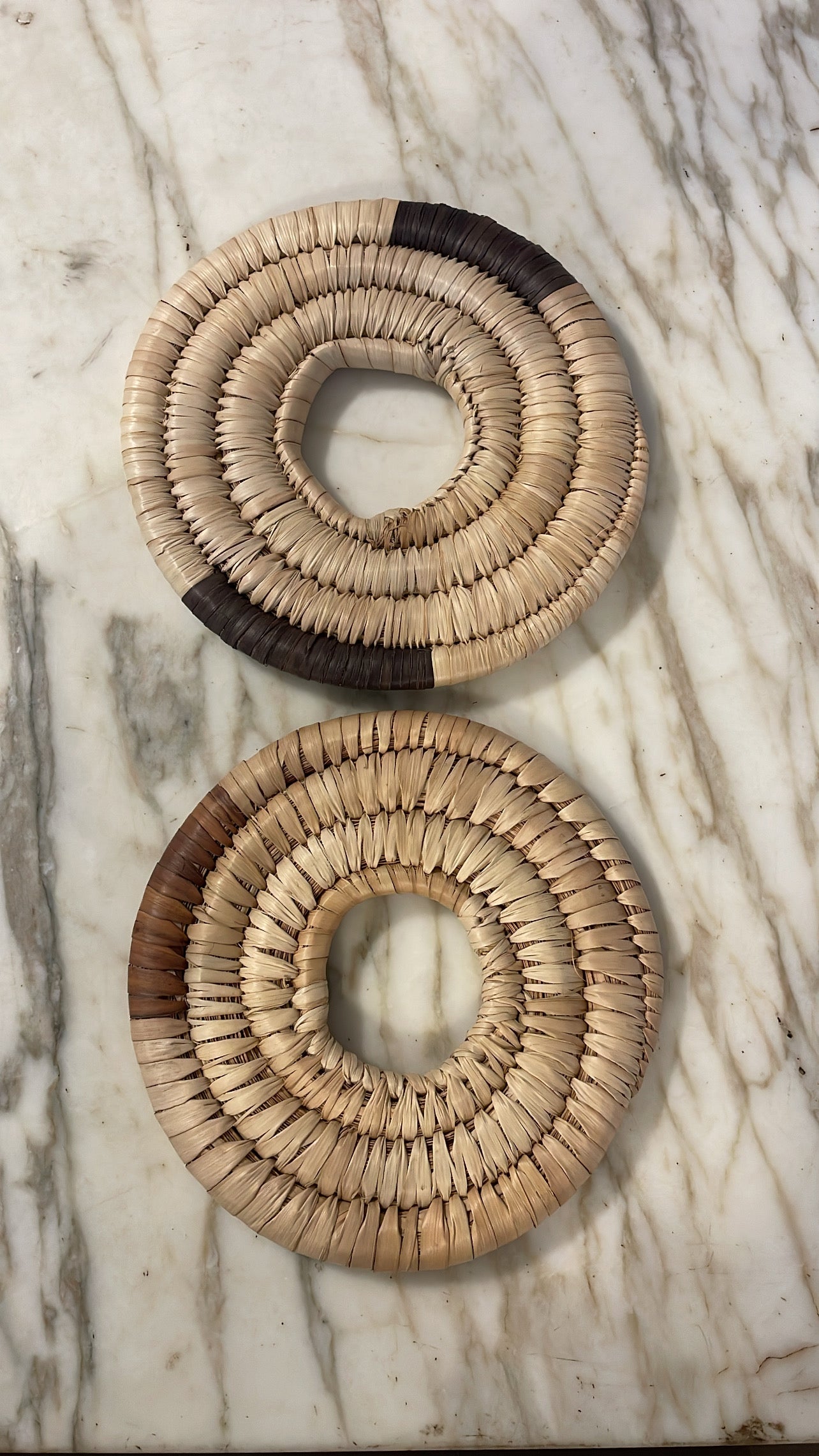 ROUND STRAW BANGLES