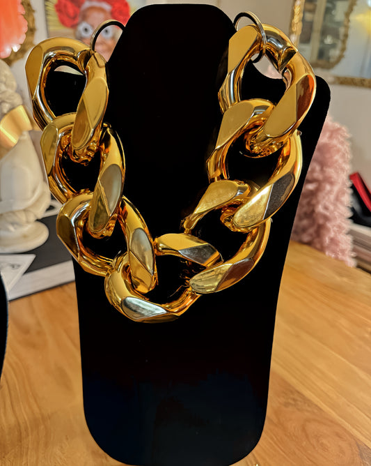 MASSIVE NECKLACE